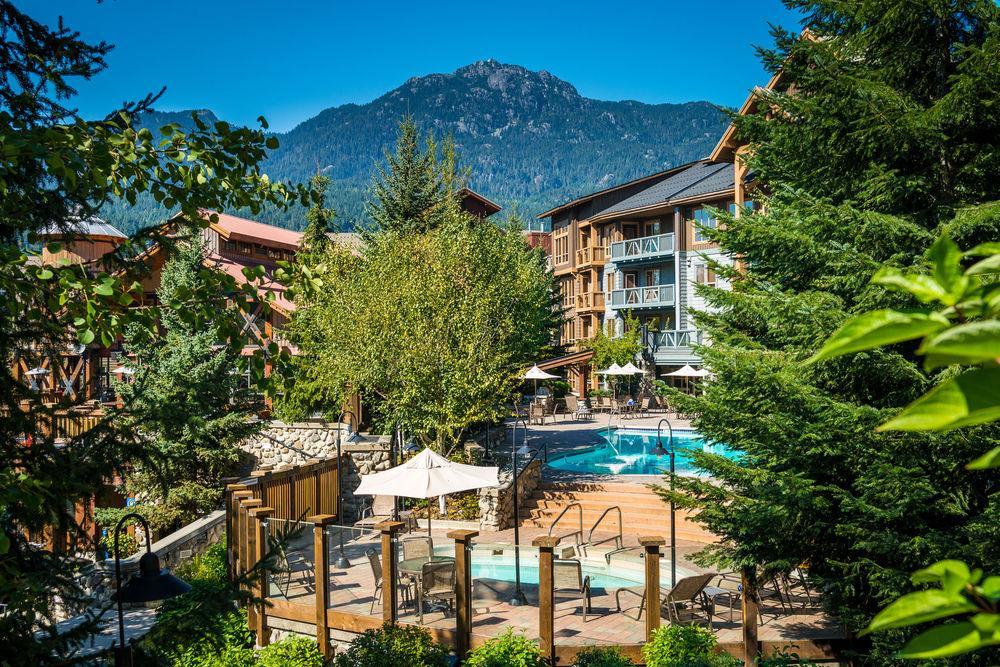 Lodging Ovations Hotel Уислър Екстериор снимка